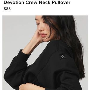 Alo devotion crewneck pullover sweatshirt black cropped cropped